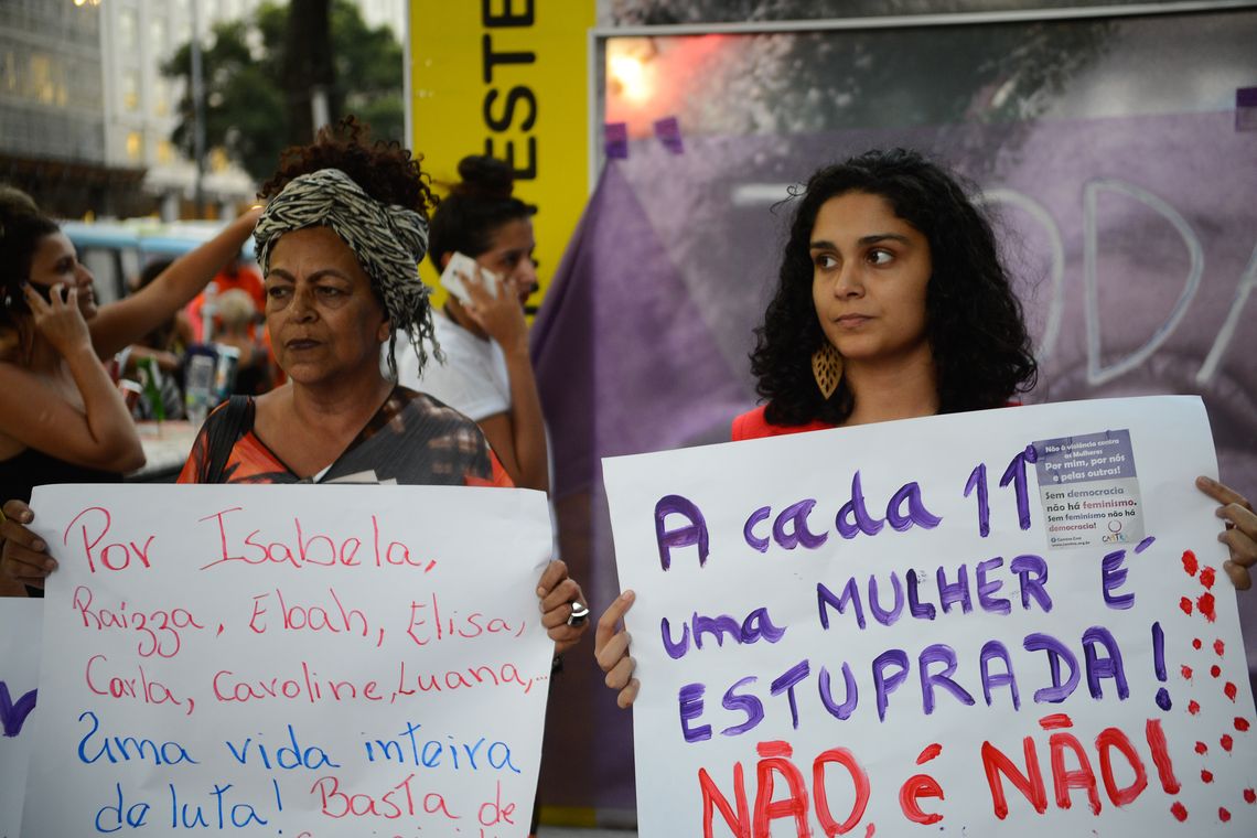 Tomaz Silva/Agência Brasil Rio de Janeiro - Mulheres fazem ato contra cultura do estupro, na Igreja da Candelária, centro da cidade (Tomaz Silva/Agência Brasil)