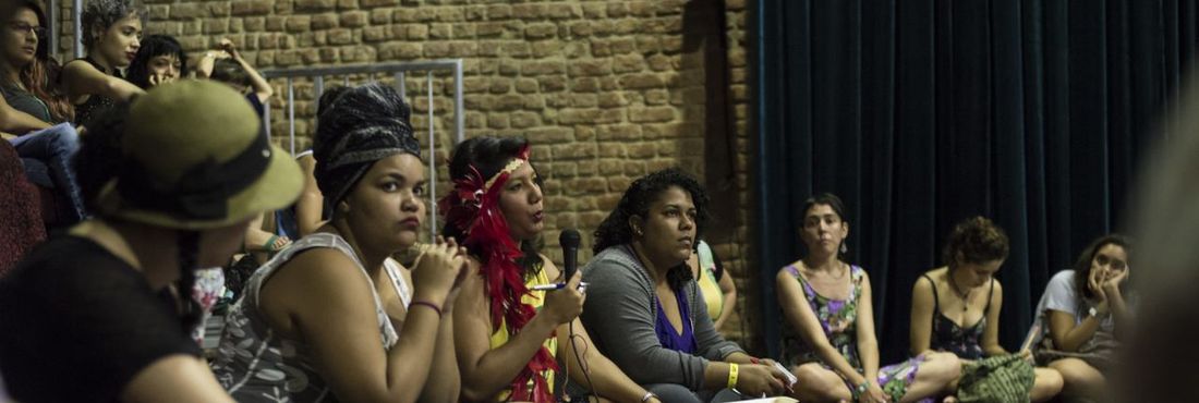 Roda de Conversa "Boom feminista: para onde vamos juntas?", no Emergências 2015 Roda de Conversa "Boom feminista: para onde vamos juntas?", no Emergências 2015