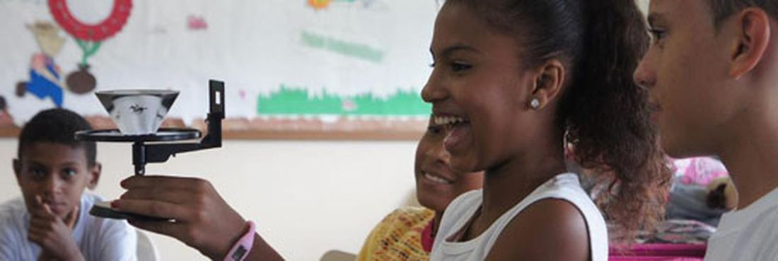Projeto revela cineastas entre alunos da rede municipal do Rio Estudantes cariocas aprendem sobre cinema