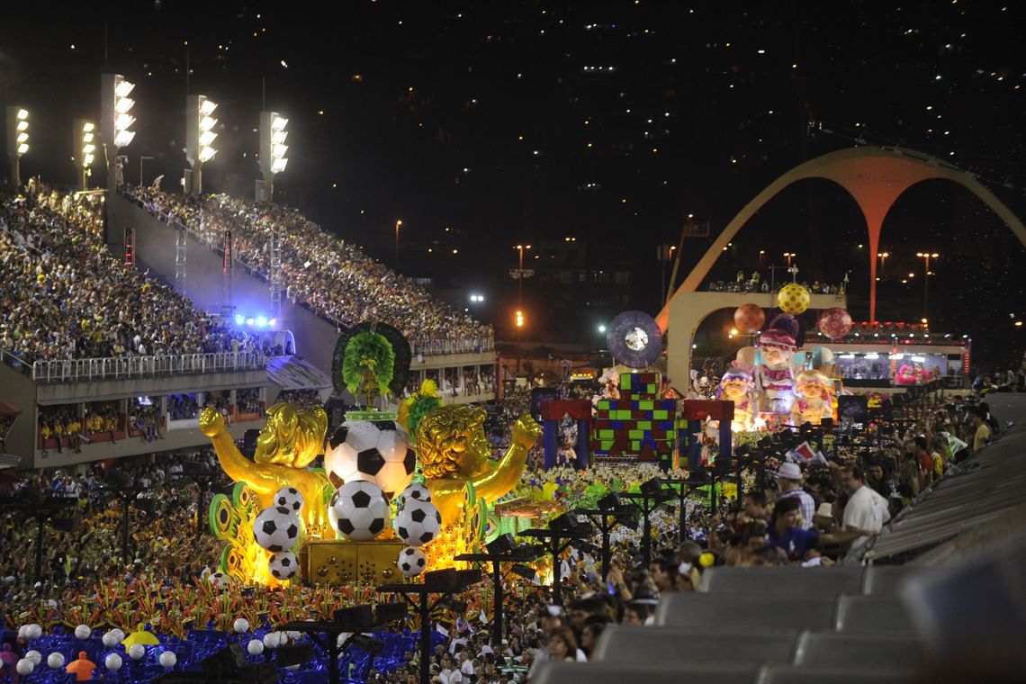 Tania Rego Rio de Janeiro - Escolas de samba do Grupo Especial se apresentam no Sambódromo da Marquês de Sapucaí, no segundo dia de desfiles (Fernando Frazão/Agência Brasil)