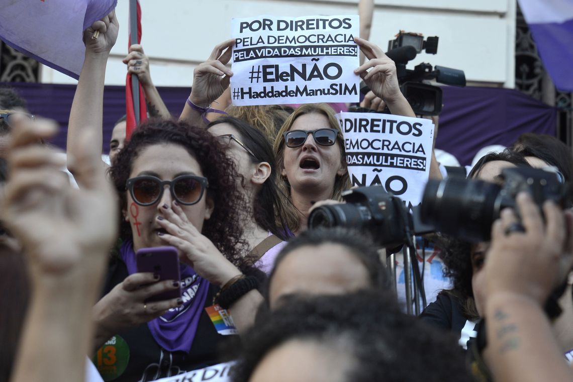Tânia Rêgo/Agência Brasil Ato Contra o Retrocesso em Defesa da Democracia, na Cinelândia, região central do Rio de Janeiro.