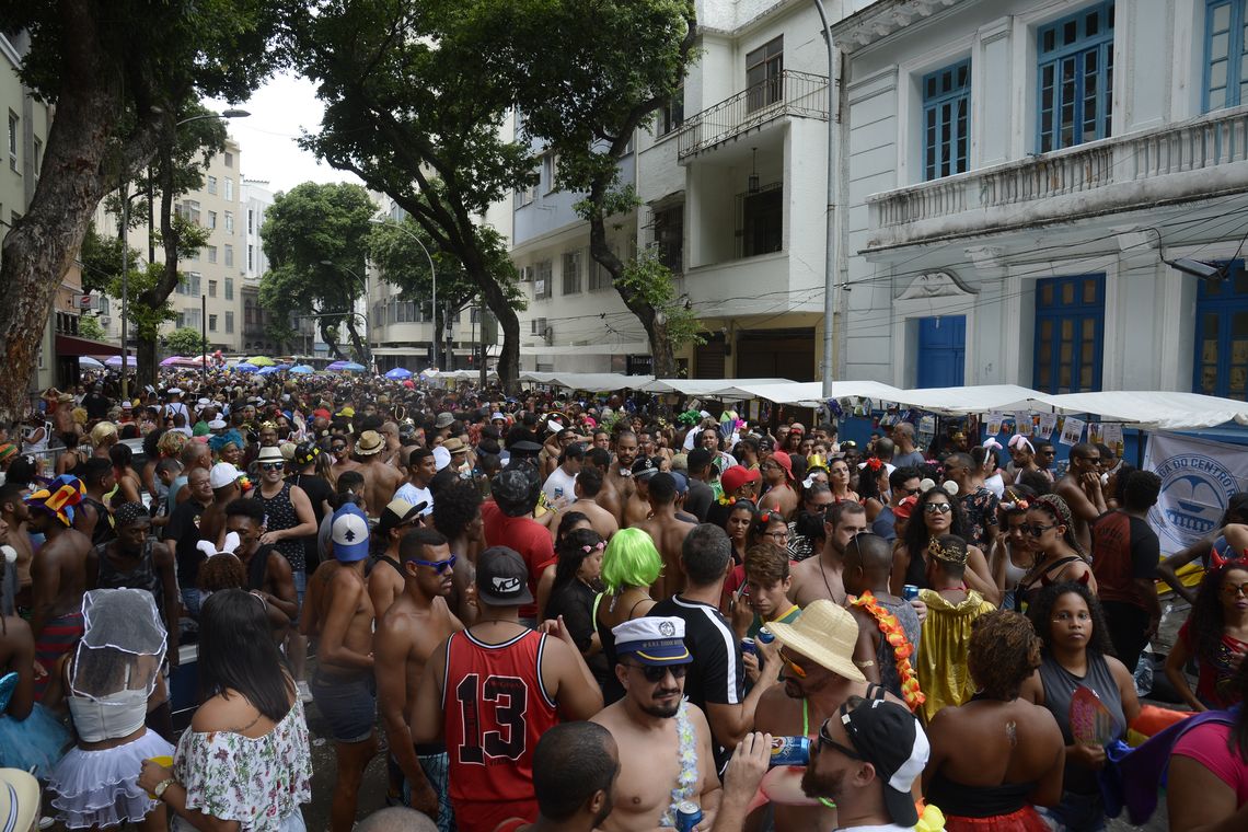 Fernando Frazão/Agência Brasil Rio de Janeiro - Bloco Banda das Quengas comemora 28 carnavais na Lapa (Fernando Frazão/Agência Brasil)
