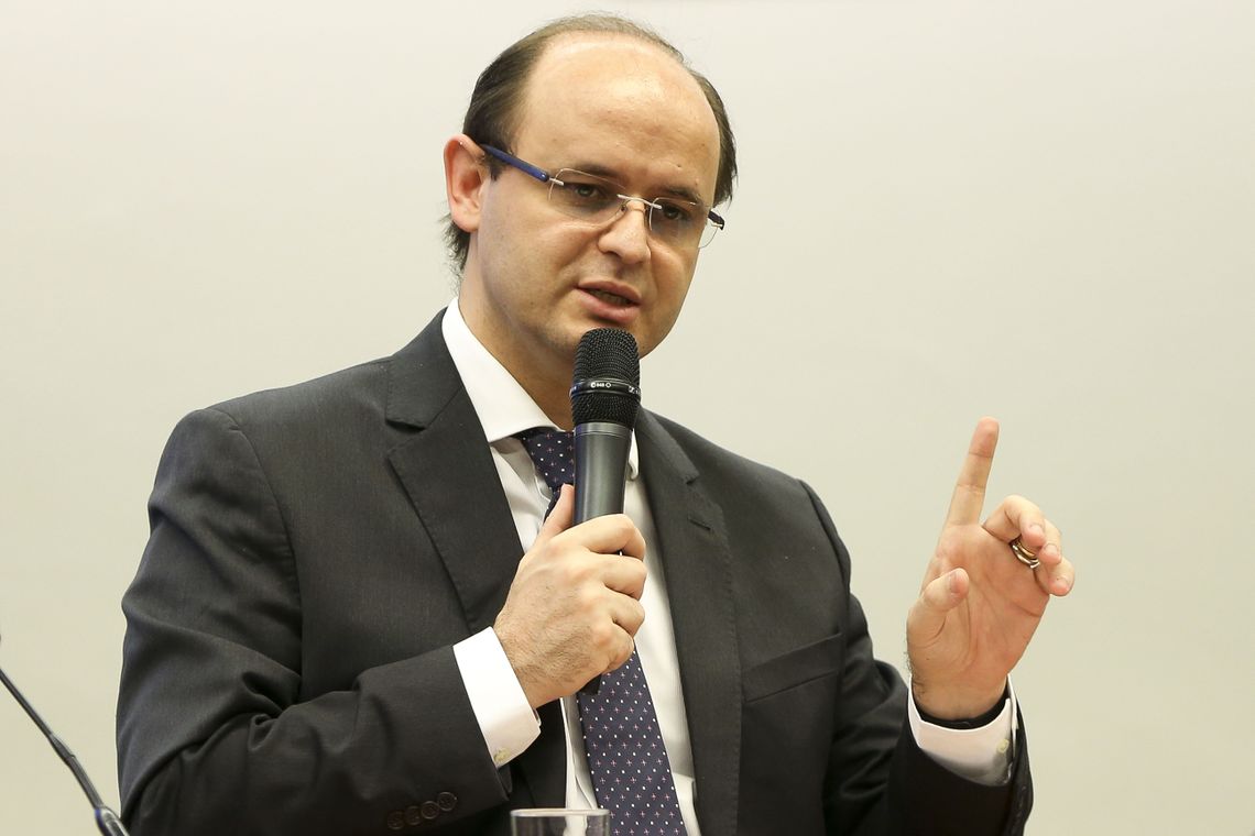 Marcelo Camargo/Agência Brasil O ministro da Educação, Rossieli Soares, participa de reunião da comissão de Educação da Câmara dos Deputados e lança a Cartilha de Orientação para Apresentação de Emendas Parlamentares ao Orçamento de 2019