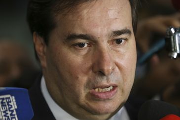 O presidente da Câmara dos Deputados, Rodrigo Maia, fala à imprensa sobre a pauta de votações da Casa.