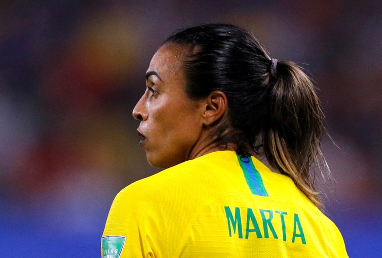 Marta faz 17º gol e supera Klose na artilharia em Copas do Mundo.