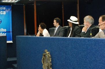 Ivan Moraes Filho, do Fopecom, manifsta-se durante a Audiência Pública do Conselho Curador no Recife, 25 de julho (Foto: Flávia Vieira/Alepe/Gabinete do Deputado Luciano Siqueira)
