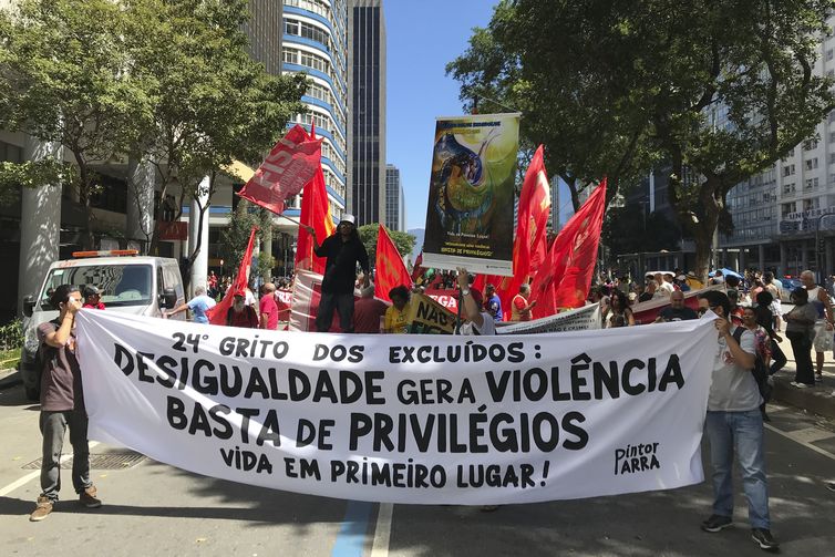 Com o lema Desigualdade gera violência – Basta de privilégios – Vida em primeiro lugar, ocorreu hoje (7) a 24ª edição do Grito dos Excluídos, reunindo representantes de movimentos sociais, de trabalhadores e da juventude. O evento acontece