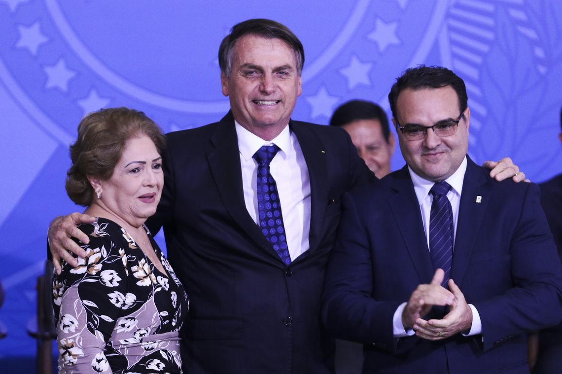O presidente Jair Bolsonaro durante cerimÃ´nia de posse do novo ministro-chefe da Secretaria-Geral da PresidÃªncia da RepÃºblica, Jorge AntÃ´nio de Oliveira.