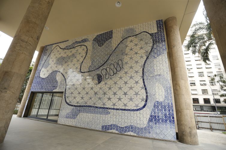 O Palácio Gustavo Capanema, no centro do Rio, tem suas fachadas restauradas.