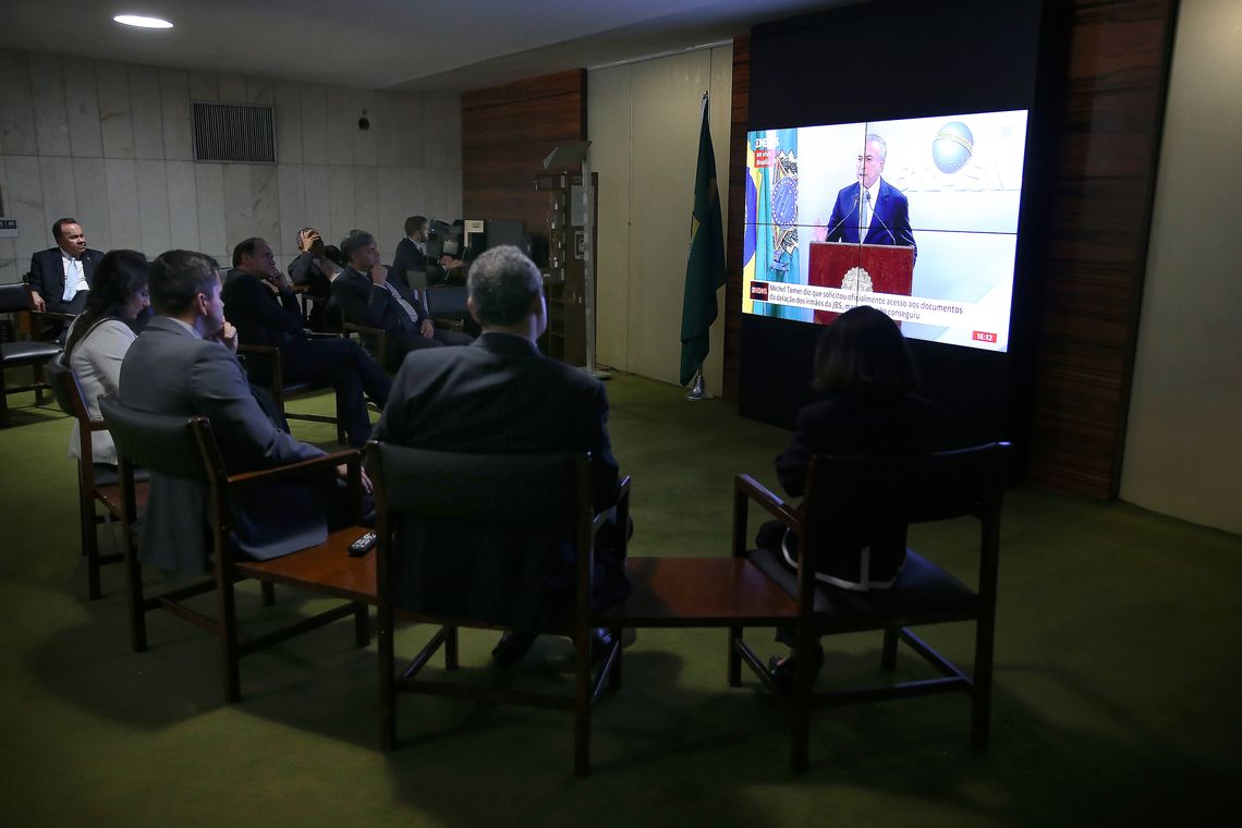 José Cruz/Agência Brasil Brasília - Deputados e jornalistas assistem ao pronunciamento do presidente Michel Temer (José Cruz/Agência Brasil)