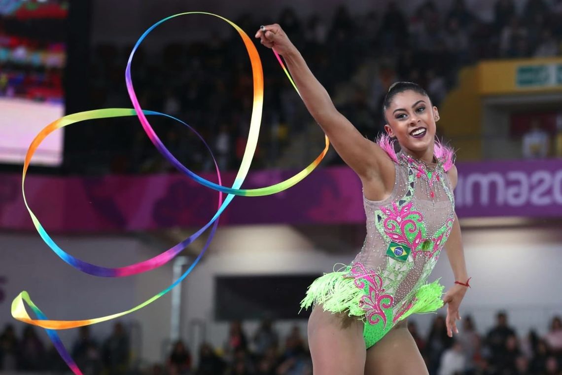 Bárbara Domingos, na fita. Mais uma para a nossa ginástica rítmica.