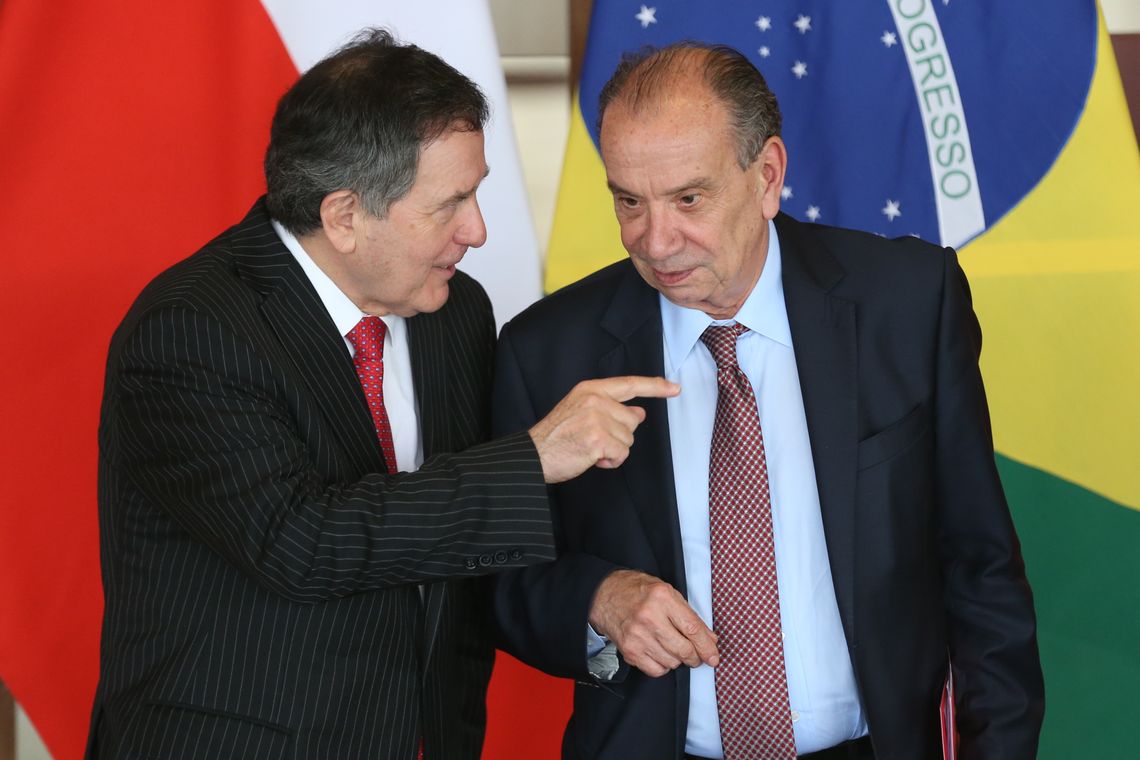 Fabio Rodrigues Pozzebom/Agência Brasil O ministro das Relações Exteriores do Chile, Roberto Ampuero e o ministro das Relações Exteriores Aloysio Nunes Ferreira durante assinatura de atos e declaração à imprensa, após a I Reunião do Diálogo Político-Militar Brasil-Chile.