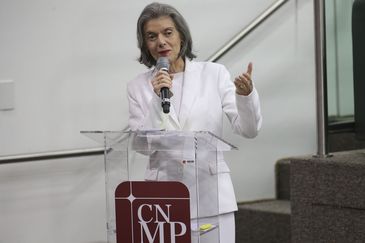 A presidente do Supremo Tribunal Federal (STF), ministra Cármen Lúcia, abre o seminário Diálogo Cidadão.
