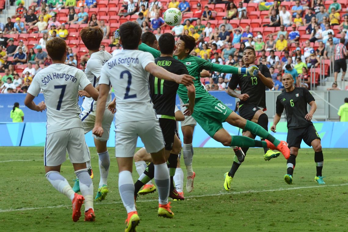 Gustavo Gomes/Agência Brasil Brasília - Equipes masculinas de futebol olímpico da Coreia do Sul e México jogam no Estádio Mané Garrincha (Gustavo Gomes/Agência Brasil)