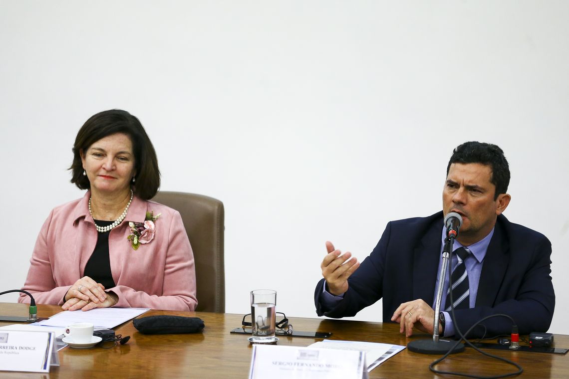 Marcelo Camargo/Agência Brasil A procuradora-geral da República, Raquel Dodge, e o ministro da Justiça e Segurança Pública, Sergio Moro, participam do seminário Diálogos Brasil-França: Persecução Penal e Gestão de Ativos, no Ministério da Justiça.