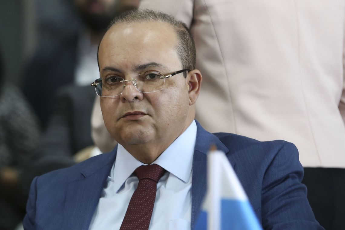 José Cruz/Agência Brasil O governador do DF, Ibaneis Rocha, durante reunião extraordinária no Fórum de Governadores em Brasília.