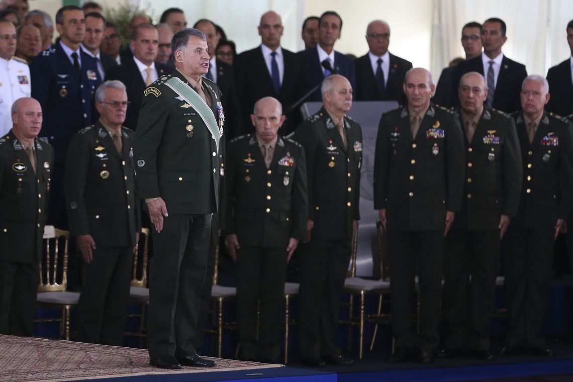Valter Campanato/Agência Brasil Jair Bolsonaro comparece à solenidade de passagem de Comando do Exército do general Eduardo Dias da Costa Villas Bôas ao general Edson Leal Pujol