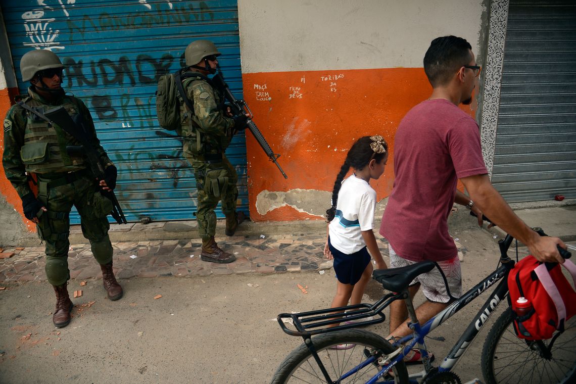 Fernando Frazão/Agência Brasil Rio de Janeiro - Fuzileiros Navais participam de operação de segurança na favela Kelson's, na zona norte do Rio de Janeiro (Fernando Frazão/Agência Brasil)