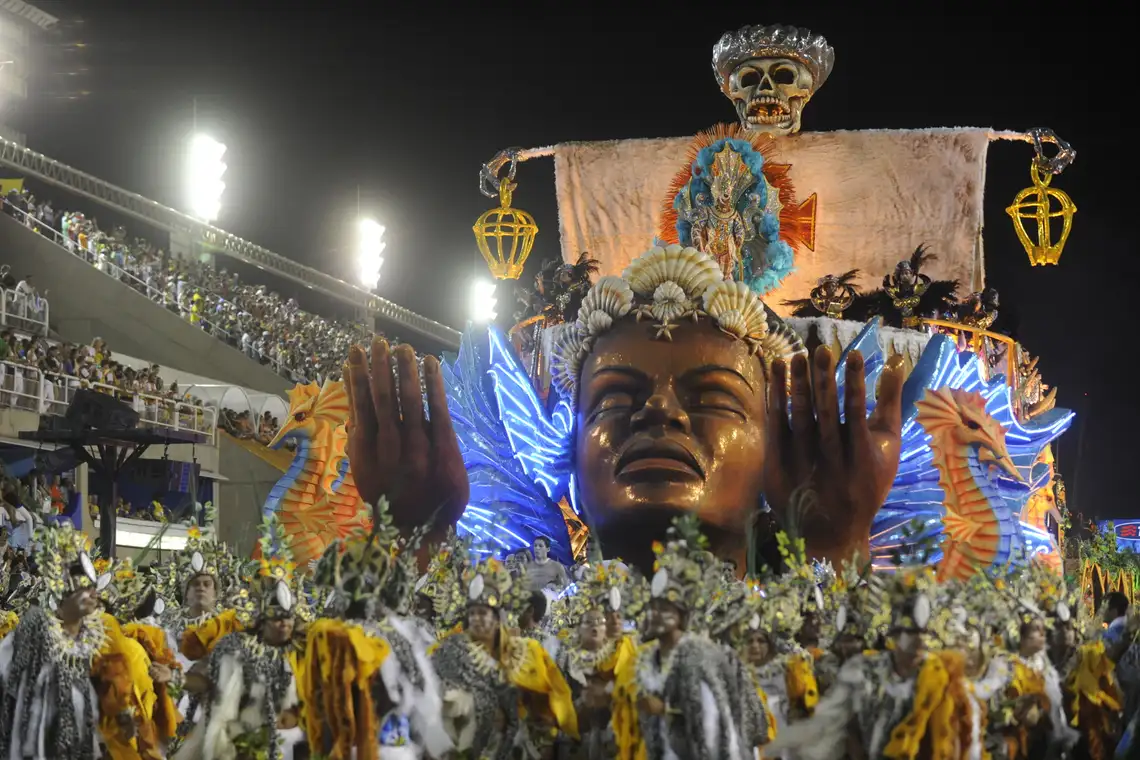 Tania Rego Rio de Janeiro - Escolas de samba do Grupo Especial se apresentam no Sambódromo da Marquês de Sapucaí, no segundo dia de desfiles (Fernando Frazão/Agência Brasil)
