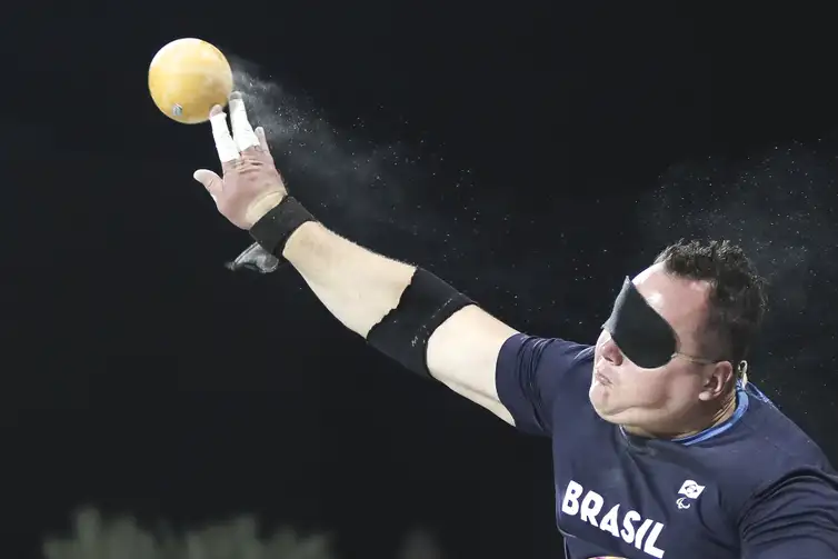 07/11/2019 - Campeonato Mundial de Atletismo em Dubai, Emirados Árabes - Arremesso de Peso F11 - Alessandro Rodrigo .(Crédito: Daniel Zappe/Exemplus/CPB).