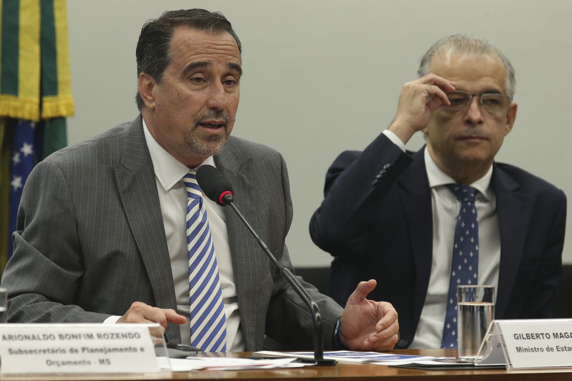 Antonio Cruz/Agência Brasil O ministro da Saúde, Gilberto Occhi, e o governador de São Paulo, Márcio França, participam de audiência pública na Comissão Mista de Orçamento (CMO) sobre indicadores e o desempenho orçamentário do SUS.