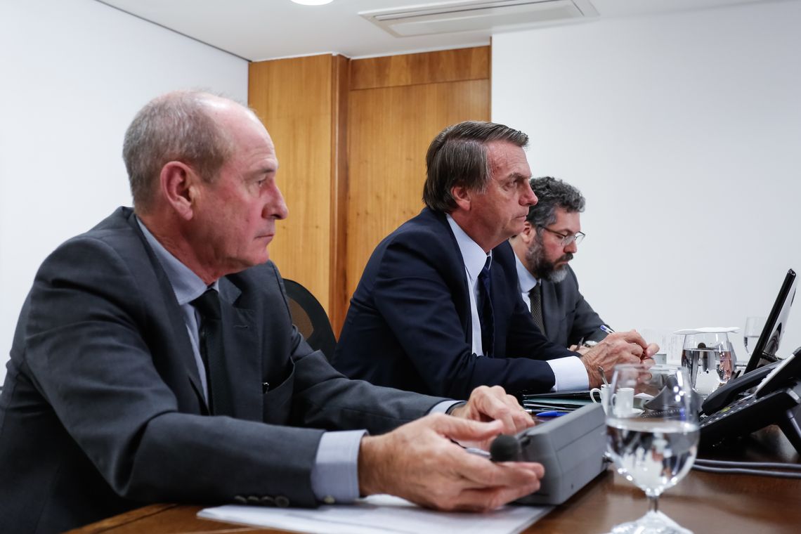 Isac Nóbrega/PR O presidente Jair Bolsonaro, se reúne com ministros e comandantes das Forças Armadas , para tratar do acordo de fusão entre as empresas Embraer, nacional, e Boeing, dos Estados Unidos.