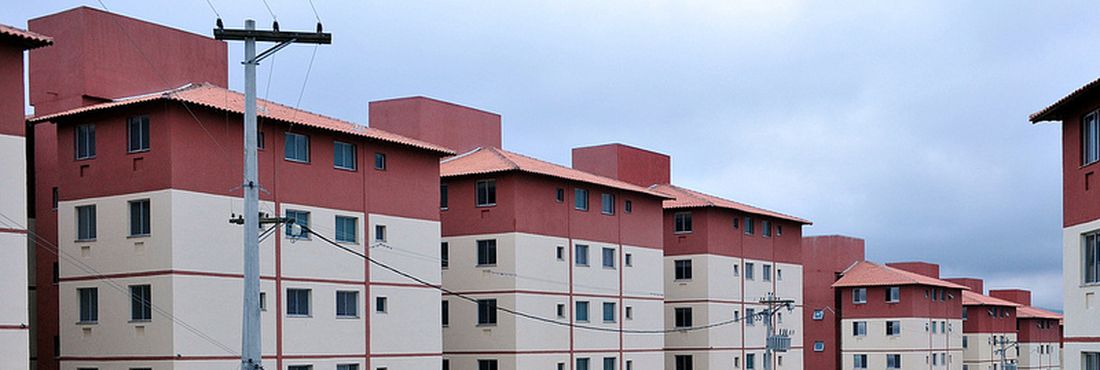 Os gastos do governo federal na área social cresceram 172% em 16 anos Na área de habitação e urbanismo, o crescimento dos investimentos se concentra a partir de 2008, como reflexo de iniciativas como Programa Minha Casa, Minha Vida e o Programa de Aceleração do Crescimento (PAC)