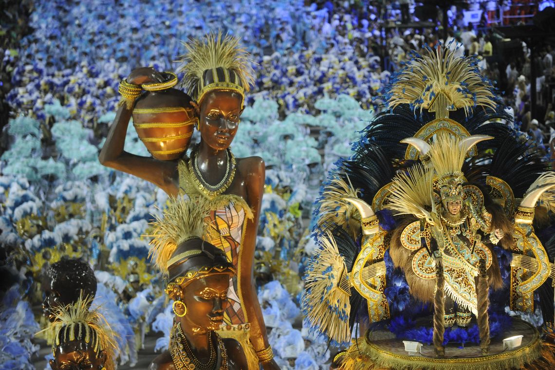 Tania Rego Rio de Janeiro - Escolas de samba do Grupo Especial se apresentam no Sambódromo da Marquês de Sapucaí, no segundo dia de desfiles (Fernando Frazão/Agência Brasil)