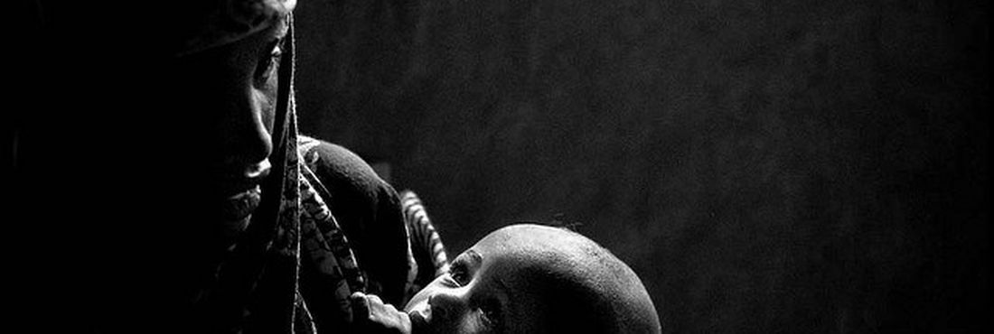Criança, mãe, negros