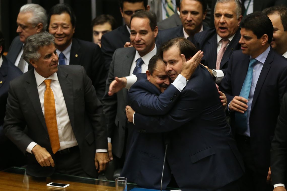 Fabio Rodrigues Pozzebom/Agência Brasil Brasília - O deputado Rodrigo Maia (DEM-RJ) foi eleito presidente da Câmara dos Deputados, com 285 votos. (Fabio Rodrigues Pozzebom/Agência Brasil)