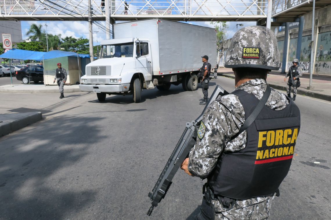 Vladimir Platonow/Agência Brasil Rio de Janeiro - Agentes da Força Nacional iniciam operação de apoio e reforço à segurança no Rio de Janeiro, com foco no combate ao roubo de cargas e repressão ao crime organizado (Vladimir Platonow/Agência Brasil)
