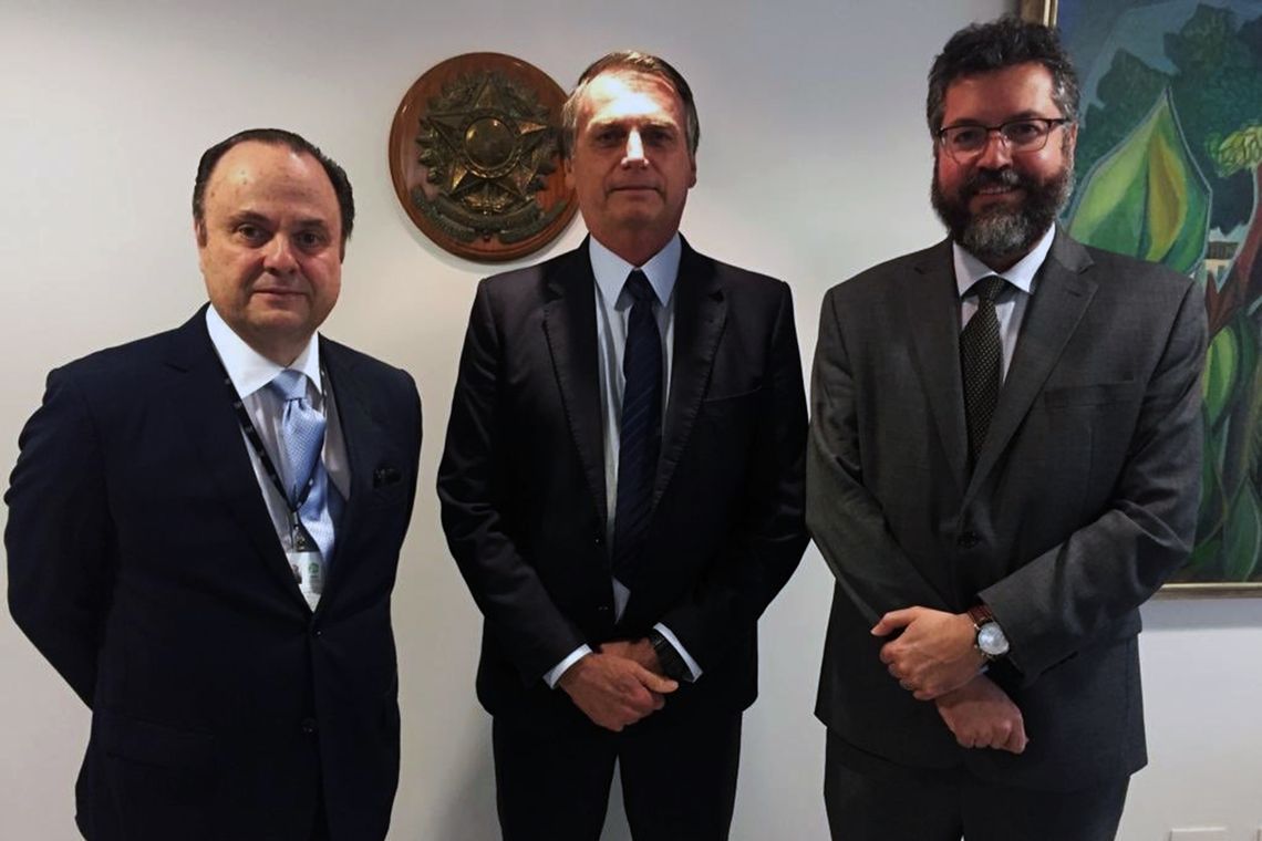 Jair Bolsonaro/Redes Sociais/Direitos Reservados O presidente Jair Bolsonaro recebeu hoje (10) o embaixador Mario Vilalva, indicado para a presidência da Agência Brasileira de Promoção de Exportações e Investimentos (Apex-Brasil)