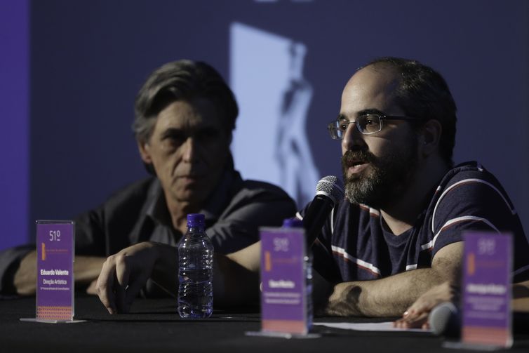 Secretário de Cultura do DF, Guilherme Reis, acompanhado do Diretor Artístico, Eduardo Valente durante coletiva sobre o 51º Festival de Brasília do Cinema Brasileiro.