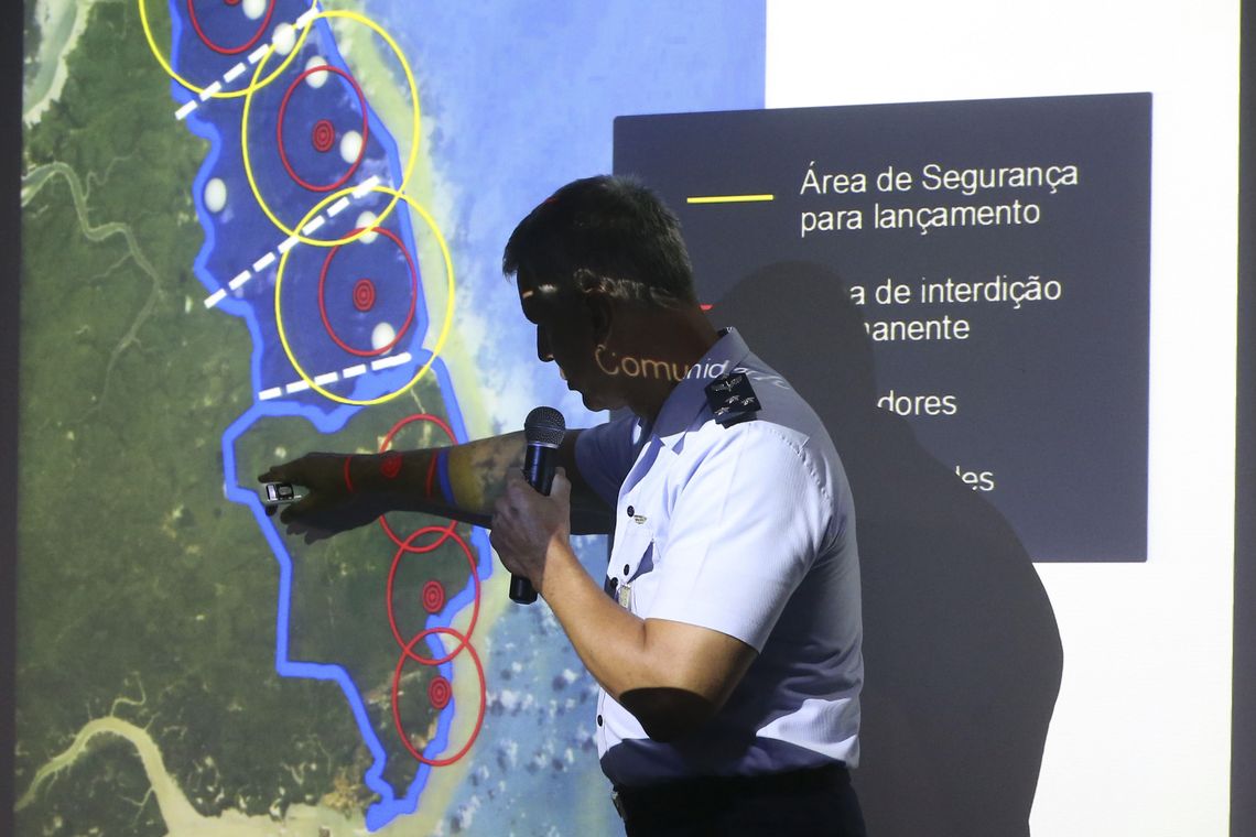 Valter Campanato/Agência Brasil O major-brigadeiro Luiz Fernando de Aguiar, presidente da Comissão de Coordenação de Implantação de Sistemas Espaciais, durante coletiva de imprensa no Centro de Lançamento de Alcântara (CLA), no Maranhão