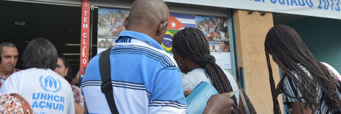 Dia Mundial do Refugiado No Dia Mundial do Refugiado, um grupo de estrangeiros se reuniu em Brasília em um restaurante, fundado por refugiados cubanos
