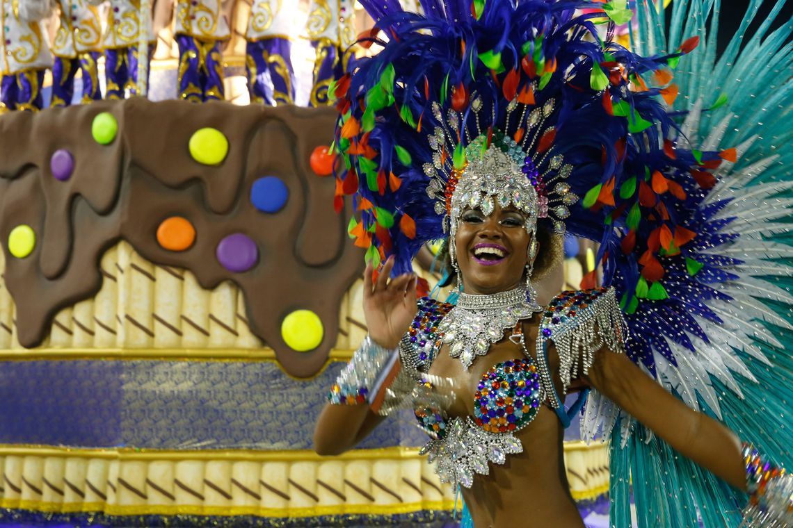 Tânia Rêgo; Agência Brasil Rio de Janeiro - Desfile da União da Ilha no segundo dia de apresentações do Grupo Especial das Escolas de Samba do Rio, na Sapucaí (Tânia Rêgo/Agência Brasil)