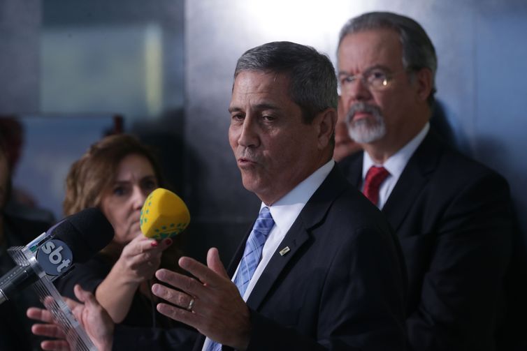 - O general Walter Souza Braga Netto e o ministro da Defesa, Raul Jungmann, falam sobrre a intervenção federal na Segurança Pública no estado do Rio de