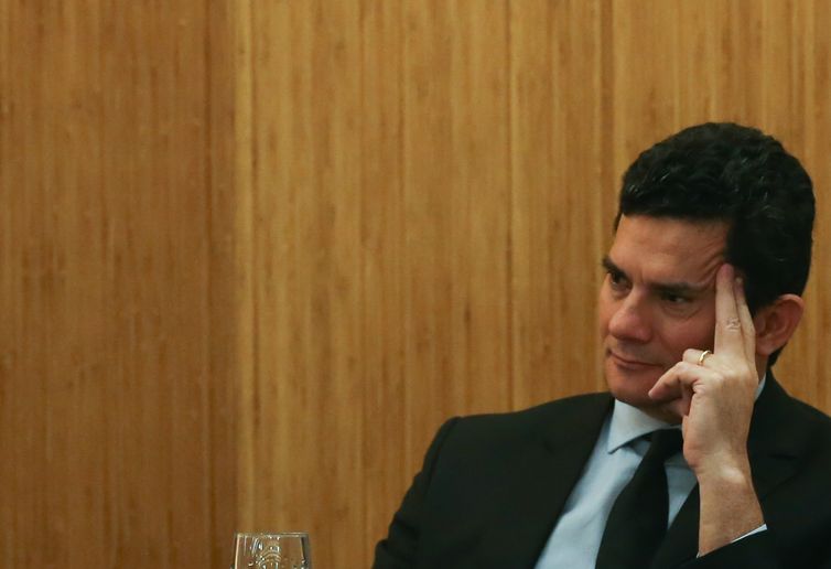 Brasília - O juiz federal Sérgio Moro participa da palestra Democracia, Corrupção e Justiça: Diálogos para um País Melhor, no UniCeub  (José Cruz/Agência Brasil)