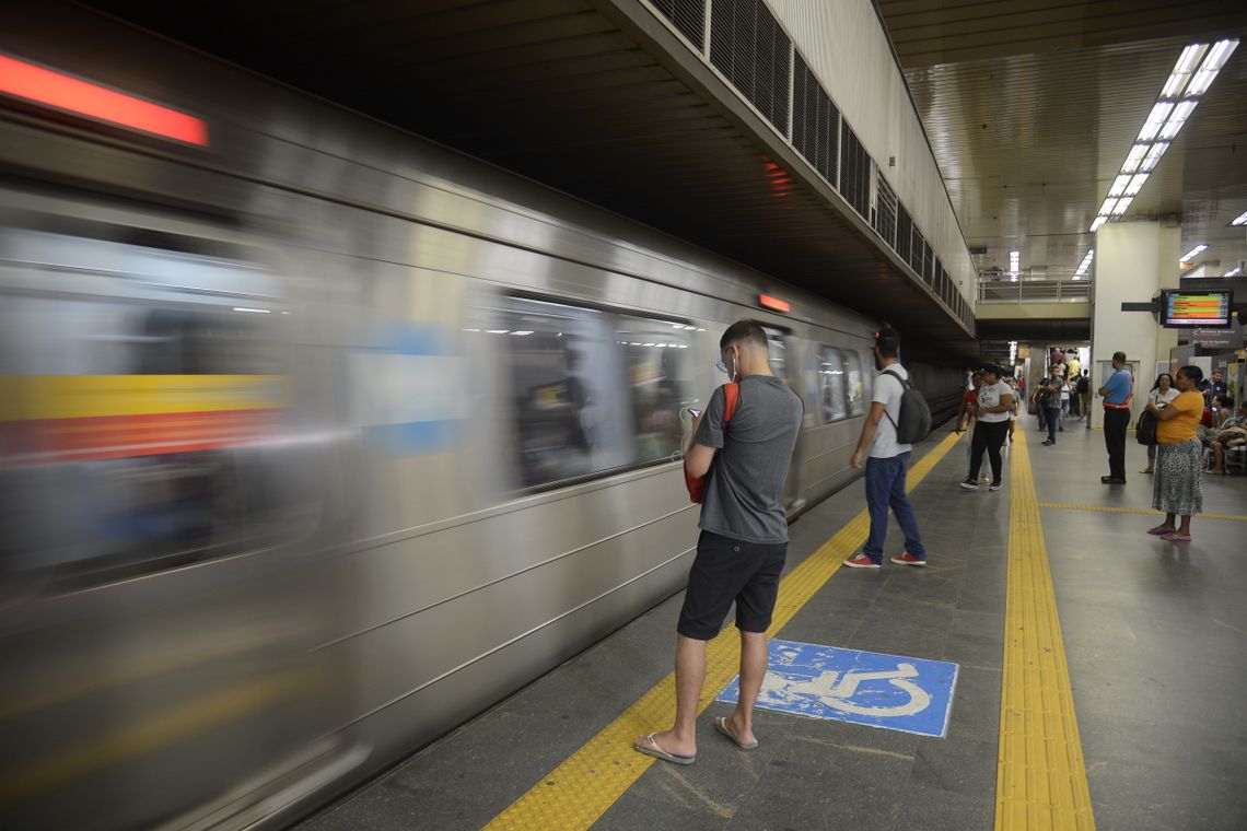 Fernando Frazão/Agência Brasil Plataforma de embarque da estação Central do Metrô Rio, no centro da cidade.