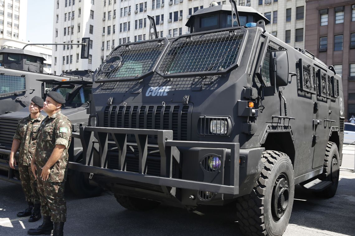 Tânia Rêgo/Agência Brasil Rio de Janeiro - Exército entrega seis veículos blindados à Secretaria de Estado de Segurança do Rio (Tânia Rêgo/Agência Brasil)