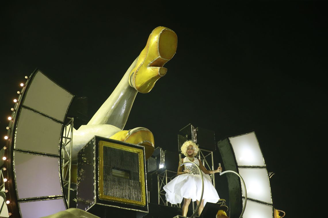 Desfile da SÃ£o Clemente no Carnaval 2019 no Rio de Janeiro
