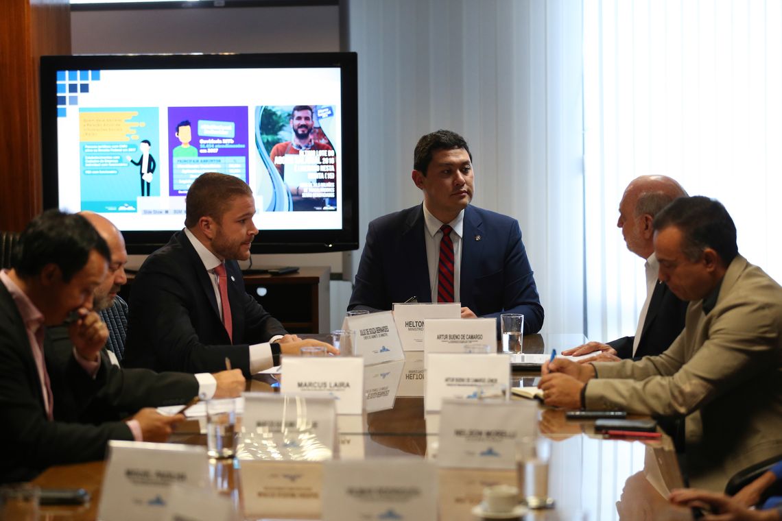 Fabio Rodrigues Pozzebom/Agência Brasil Ministro do Trabalho, Helton Yomura, durante reunião com dirigentes da Confederação Nacional dos Trabalhadores nas Indústrias de Alimentação e Afins (CNTA), para tratar das dificuldades enfrentadas pelos trabalhadores da BRF.