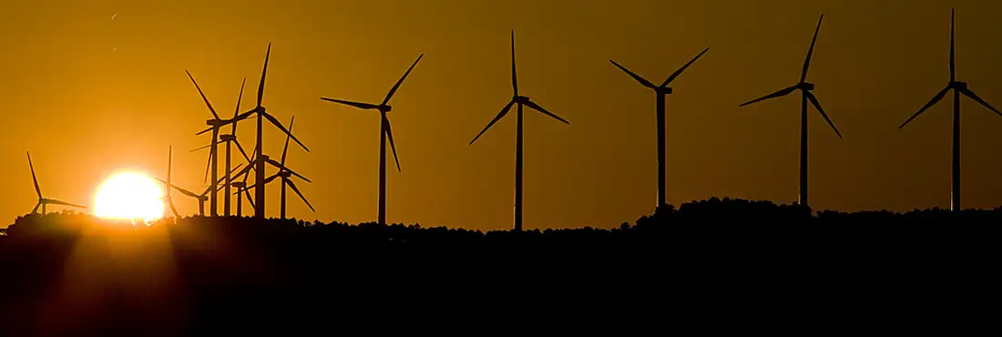 Energia eólica Primeiros investimentos em energia eólica no país foram feitos em 2004, com subsídios do Programa de Incentivo às Fontes Alternativas de Energia Elétrica