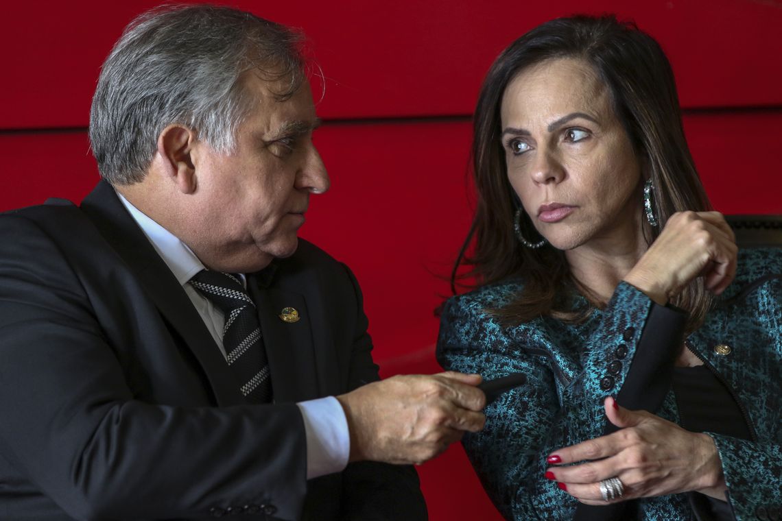 Fabio Rodrigues Pozzebom/Agência Brasil O senador Izalci Lucas e a deputados Professora Dorinha, participam do Dia de Mobilização pela Educação - #EducaçãoNaFrente no Salão Nobre do Senado Federal