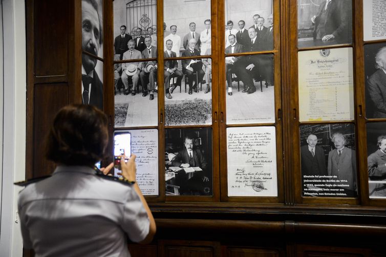 O Museu de Astronomia inaugura a exposição Eclipse, que marca a comemoração do centenário da comprovação da teoria da relatividade geral de Albert Einstein, em São Cristóvão, na zona norte do Rio de Janeiro.  