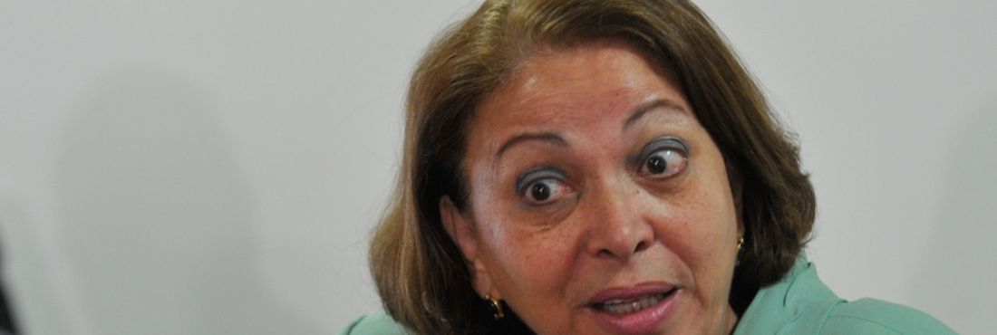 Ministra Ideli Salvati Ministra Ideli Salvati afirma que renovação das concessões de portos é prerrogativa inegociável do Poder Executivo