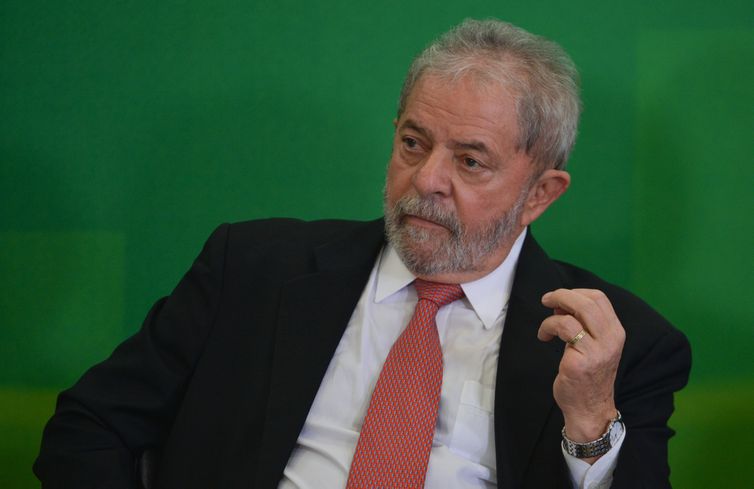 José Cruz/Agência Brasil/Agência Brasil Brasília - O novo ministro da Casa Civil, Luiz Inácio Lula da Silva, na cerimônia de posse (José Cruz/Agência Brasil)