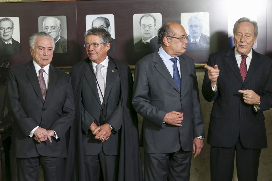 Fabio Rodrigues Pozzebom/Agência Brasil O presidente Michel Temer e os ministros do STF Marco Aurélio, Gilmar Mendes e Ricardo Lewandowski participam de sessão solene no Supremo Tribunal Federal (STF) em comemoração aos 30 anos da Constituição brasileira.