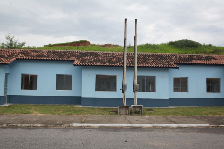 Nova Iguaçu (RJ) - O ministro Moreira Franco participa da entrega de 253 unidades residenciais do programa Minha Casa, Minha Vida (Beth Santos/Secretaria Geral da PR)/Beth Santos/Secretaria Geral da PR Nova Iguaçu (RJ) - O ministro Moreira Franco participa da entrega de 253 unidades residenciais do programa Minha Casa, Minha Vida (Beth Santos/Secretaria Geral da PR)