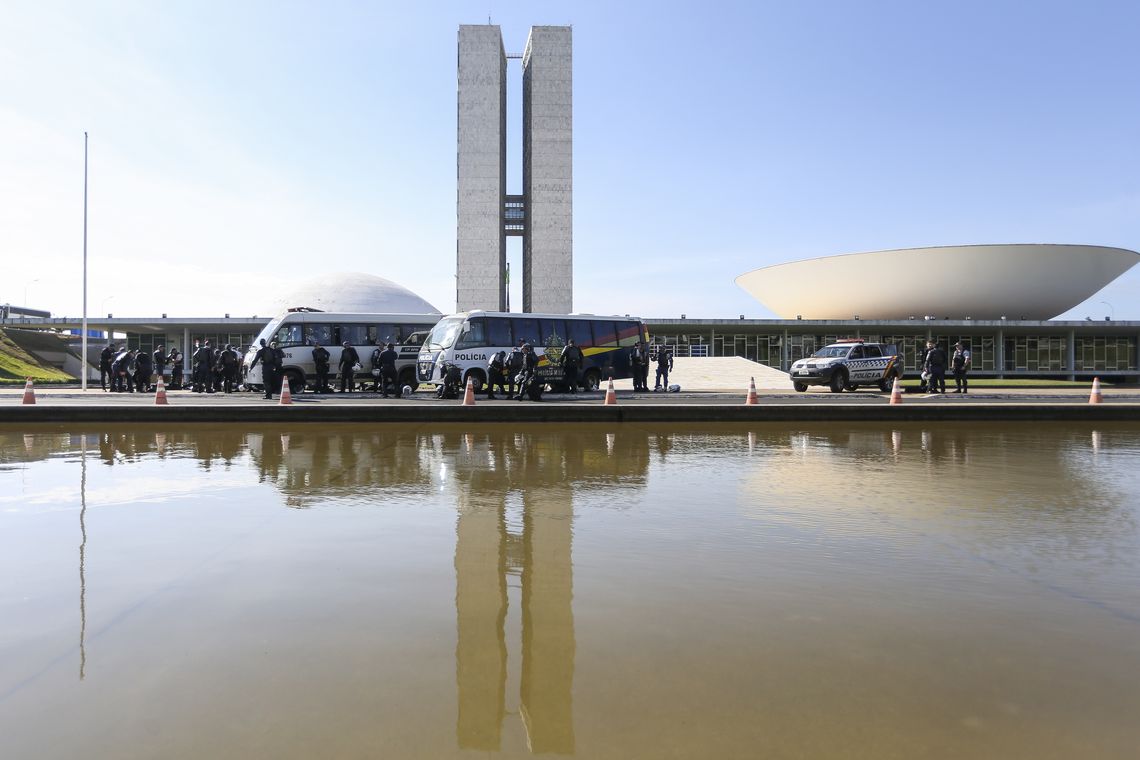 Brasília - Polícias Militar e Legislativa reforçam a segurança no Congresso Nacional durante votação dos destaques da reforma da Previdência Social, na comissão especial na Câmara dos Deputados (Marcelo Camargo/Agência Brasil)